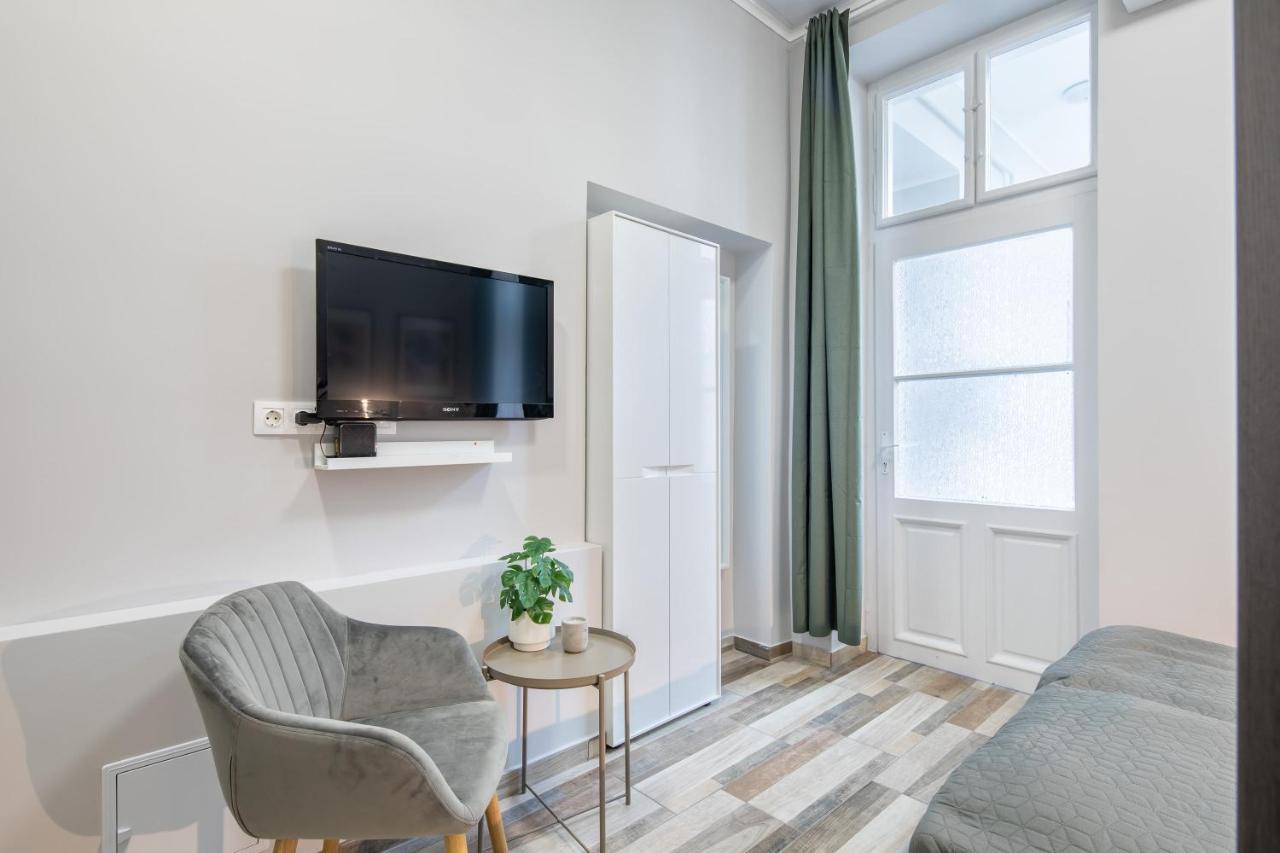 Central New Cozy Budapest Extérieur photo