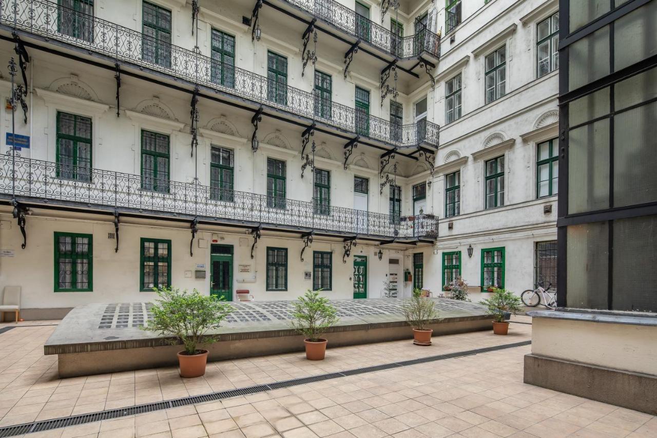 Central New Cozy Budapest Extérieur photo